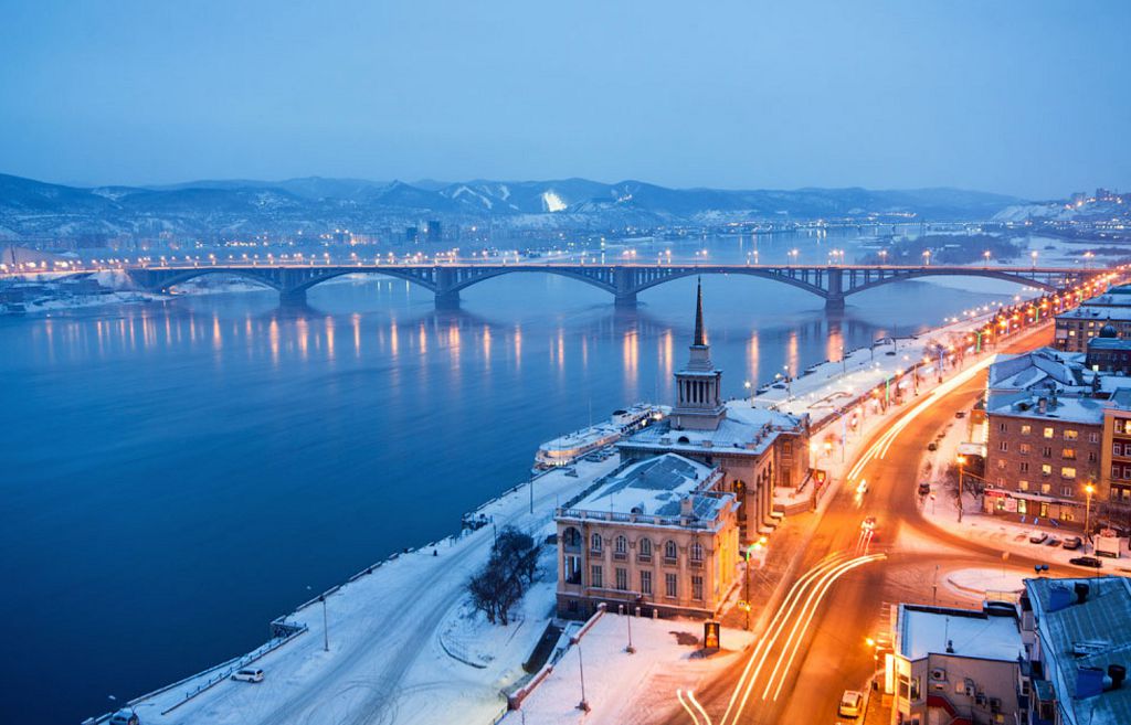 Вечер в зимнем Красноярске