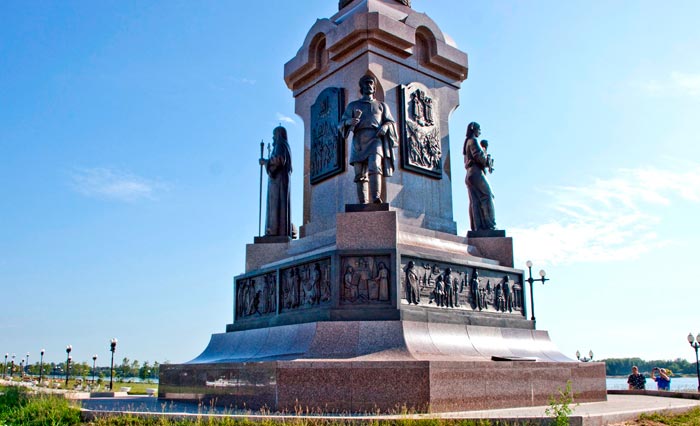 Пьедестал Монумента 1000 лет Ярославлю