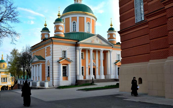 Покровский собор в Хотьковском монастыре Покровский собор в Хотьковском монастыре