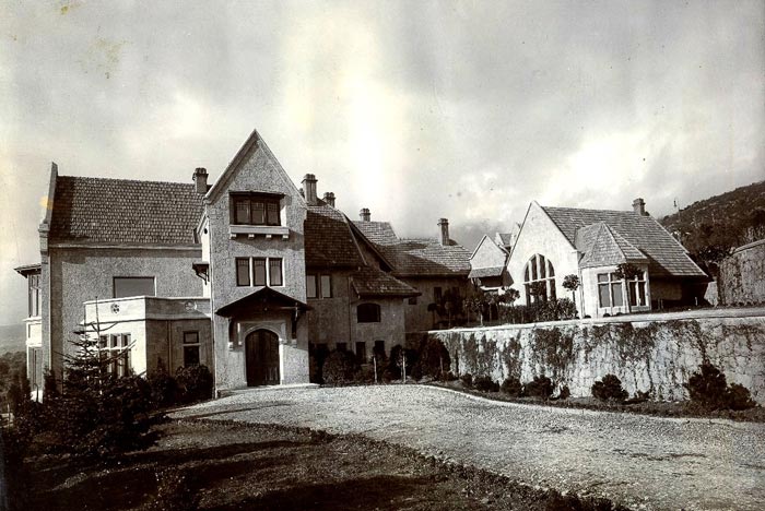 Дворцовое имение Харакс в 1906 году