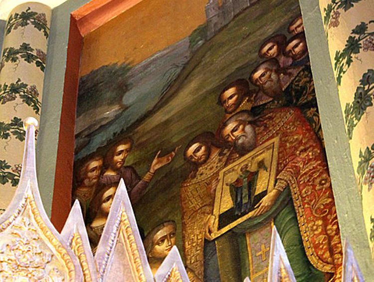 Крестному ходу с Иконой Николы Великорецкого посвящена одна из стеновых росписей