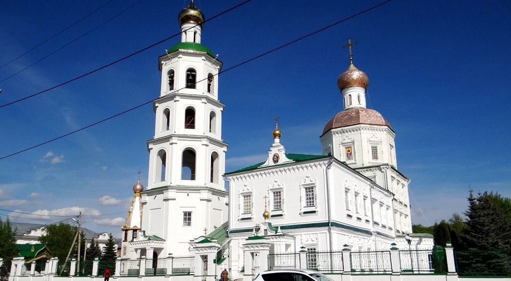 Прогулку по Вознесенской улице лучше всего начинать от Вознесенского храма
