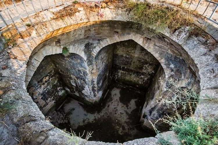 Крестообразное водохранилище крепости Дербента