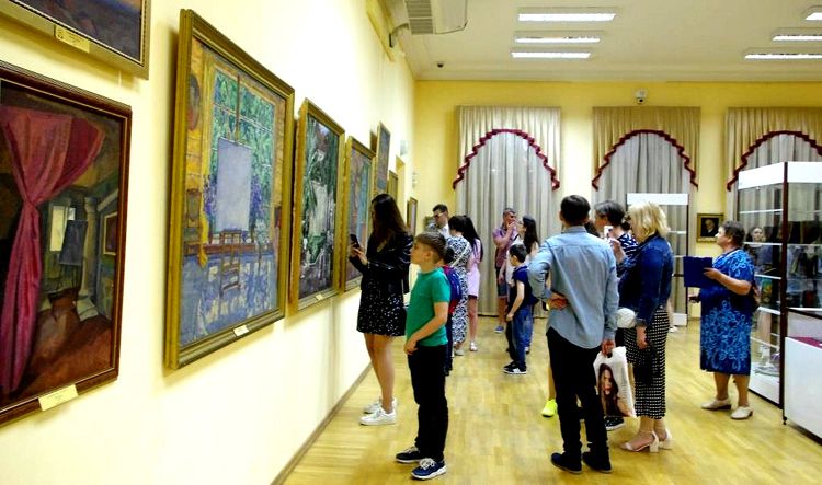 Посетить Художественный музей Сочи стремятся многие туристы