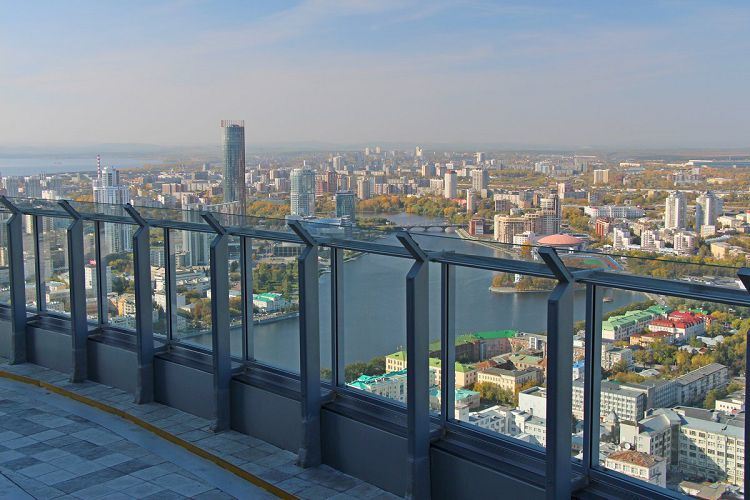 Вид на Екатеринбург со смотровой площадки