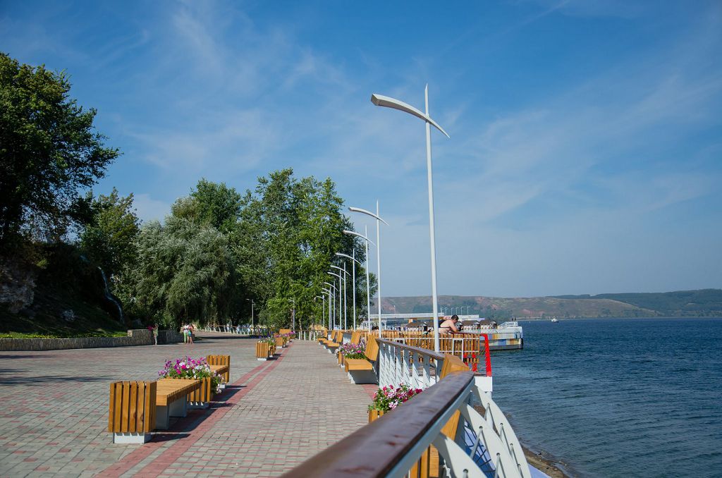 Набережная Камы - любимое место прогулок жителей и гостей города