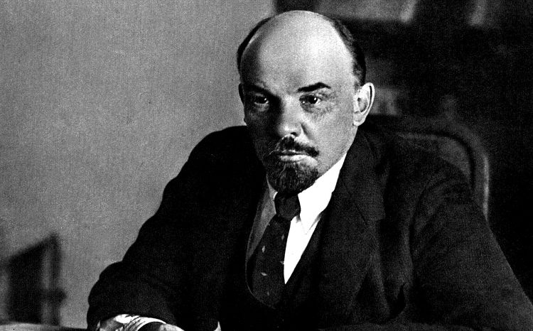 Владимир Ильич Ленин. Что он сделал для России и почему его тело хранится в Мавзолее?