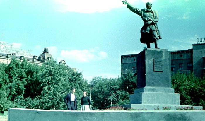 Памятник К.Минину, установленный в 1943 году