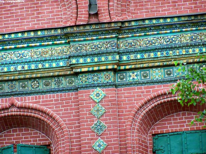 Изразцовое богатство Богоявленской церкви