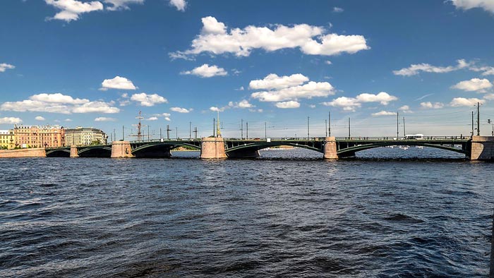 Биржевой мост