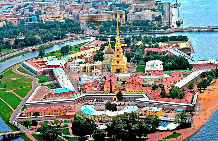 Заячий остров с Петропавловской крепостью