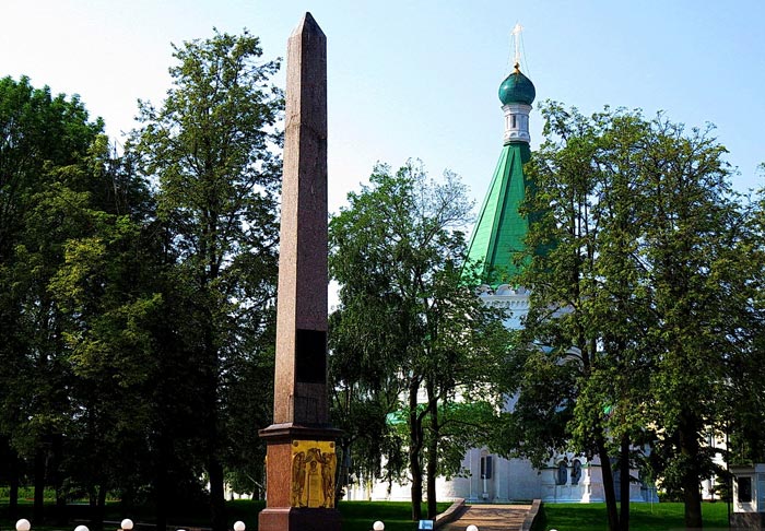 Обелиск К.Минину и Д.Пожарскому в Нижегородском Кремле