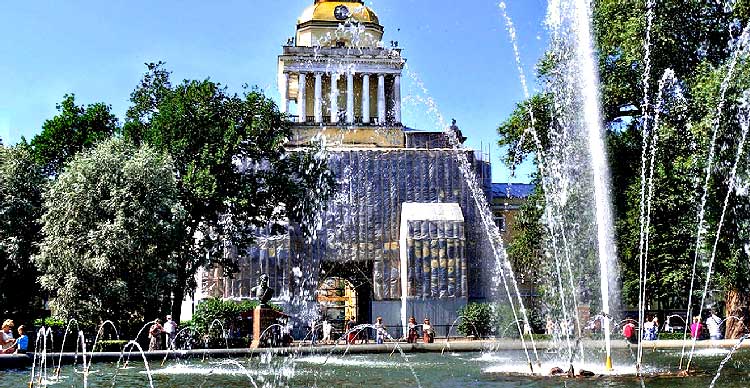 Фонтан Александровского сада Петербурга