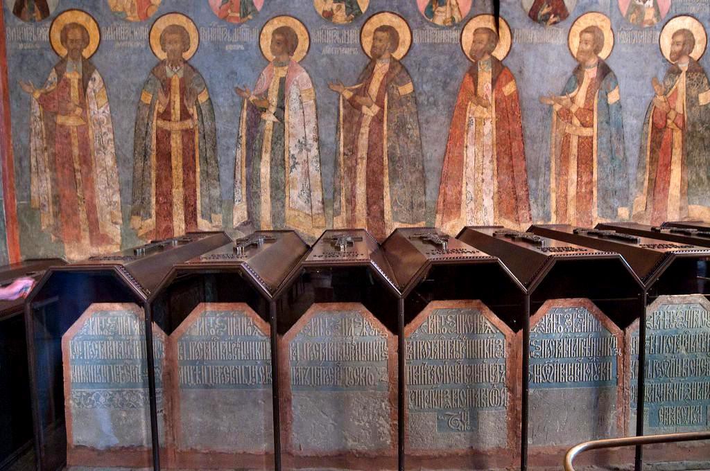 Архангельский собор служил местом погребения великих князей с момента постройки