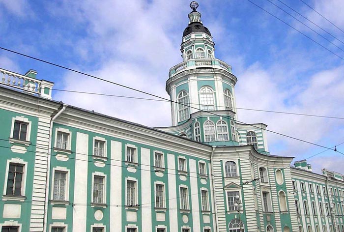 В Кунсткамере сегодня находится прекрасный Этнографический музей