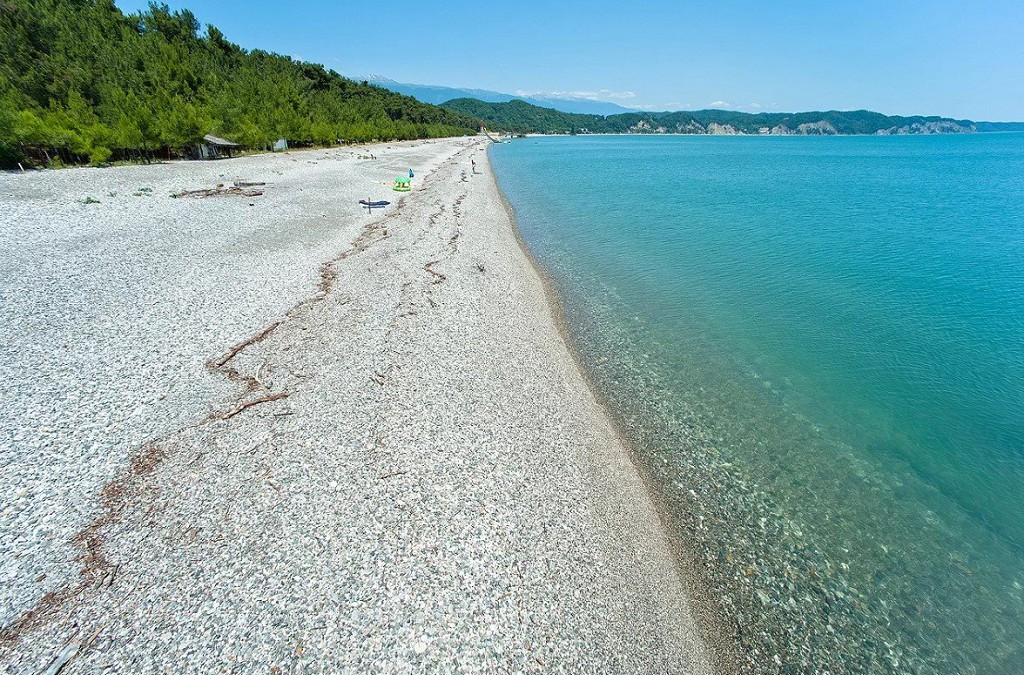 Пляж в поселке Лдзаа